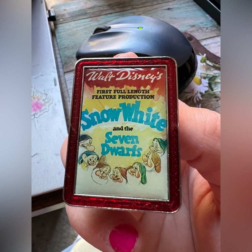 Disney Snow White and the Seven Dwarfs Red Frame Pocket Mirror